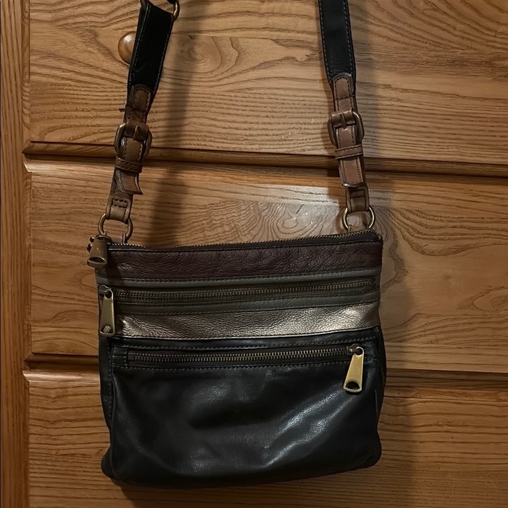 Fossil Black and Brown Crossbody Bag with Elegant Design